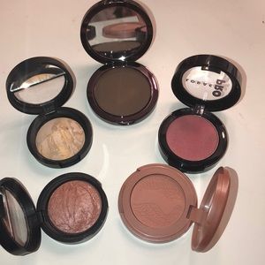 5 Random blushes, contour powder, foundation